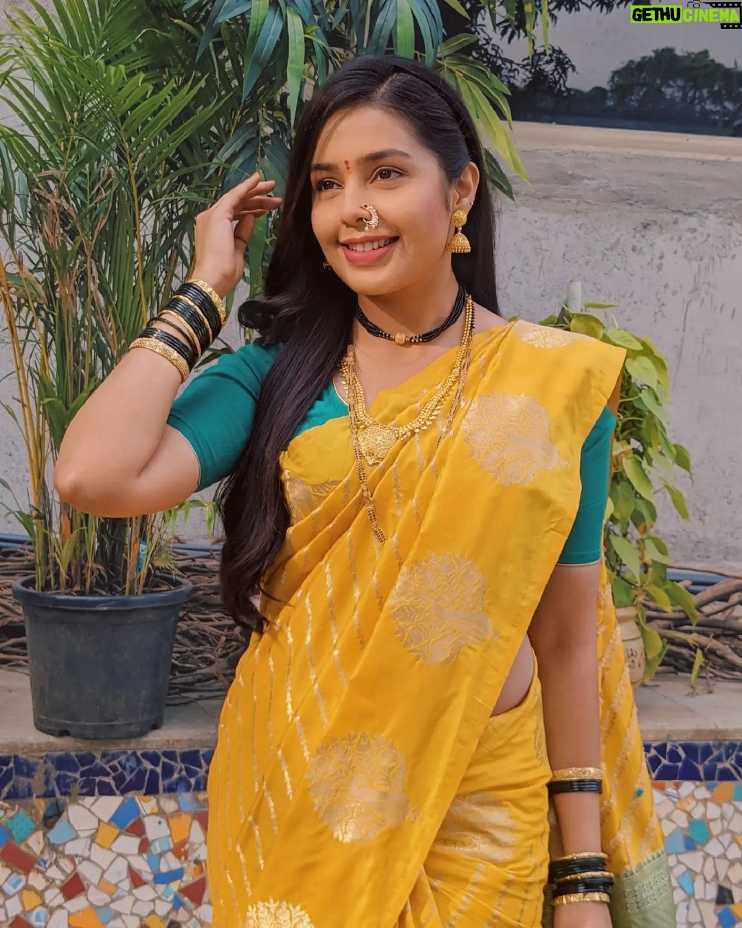 Shivani Rangole Instagram - Feeling bright! 🌞 . 📷 @aartis_tales