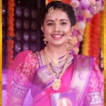 Shivani Rangole Instagram – सर्वोत्कृष्ट नायिका नामांकन : अक्षरा 
तुमच्या आवडत्या नायिकेला वोट करण्यासाठी 8291 8291 71 या नंबरवर मिसकॉल द्या किंवा http://bit.ly/ZMA2023 लिंकवर क्लिक करा.
आतातुम्ही #Zee5 वरून सुद्धा तुमचं मत देऊ शकता.

वामन हरी पेठे ज्वेलर्स प्रस्तुत झी मराठी उत्सव नात्यांचा अवॉर्ड 2023.

#ZeeMarathi #ZMA2023 #ZeeMarathiAward2023 #ZMANominations #GharchaKarya #घरचंकार्य
