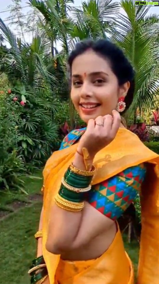 Shivani Rangole Instagram - दिल गार्डन गार्डन हो गया!!! 🌺 . Video credits @diptisonawaneofficial Earrings by @monali.gulhane