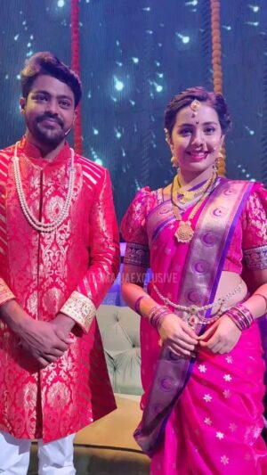 Shivani Rangole Instagram - अधिपती ❤️ अक्षरा
#hirishikeshshelar #shivanirangole #tulashikvinchangalachdhada #zeemarathi #itsmajja
