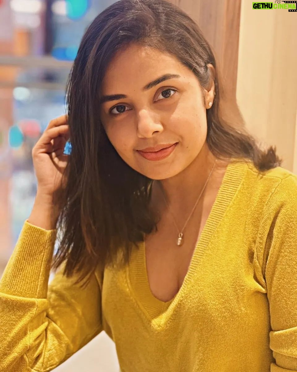 Shivani Rangole Instagram - 🌞 . 📷 @hrishishelar