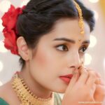 Shivani Rangole Instagram – Akshara! 🙈❤️✨
.
.
@rangshivani ❤️🌸
.
.
.
Pc:- @zeemarathiofficial & @zee5_marathi 
.
.
.
#TulaShikvinChangalachDhada #TulaShikawinChangalachDhada #Hrishivani #Akshapati #ShivaniRangole  #ShivaniRangoleKulkarni #KavitaLad #KavitaMedhekar #KavitaLadMedhekar #अक्षरा_आली #AksharaAali #HrishikeshShelar #HrishiShelar #ZeeMarathi #VirajasKulkarni #MajhaHoshilNa #TSCD #floraldoodle #xliving #funnycats #eyeliner #aruba #AandA #AksharaWedsAdhipati #AdhipatiWedsAkshara #AdhiKshara #adhiksharaxcreation ND Studio