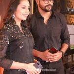 Shivani Rangole Instagram – तुला शिकवीन चांगलाच धडा मालिकेतील अधिपती आणि अक्षरा यांनी  लावली ‘TV9 मराठी आपला बायोस्कोप’ अवॉर्डला हजेरी..🌸🥰

@rangshivani @hrishishelar @tv9marathilive 

#tulashikvinchangalachdhada #shivanirangole #hrishikeshshelar #tv9marathi
