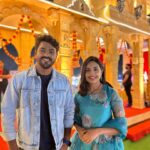 Shivani Rangole Instagram - डोंबिवली जिमखाना ‘उत्सव’ मध्ये झी मराठी आयोजित ‘उत्सव नात्यांचा’ कार्यक्रमात ‘तुला शिकवीन चांगलाच धडा’ या आपल्या लाडक्या मालिकेतील शिवानी रांगोळे आणि ऋषिकेश शेलार आले डोबिंवलीकरांच्या भेटीला…! #utsavnatyancha #zeemarathi #tulashikvinchangalachdhada #adhikshara