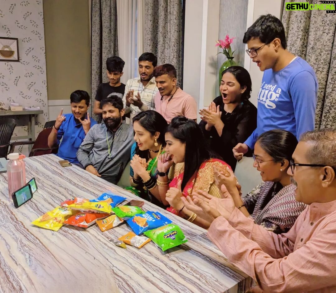 Shivani Rangole Instagram - Lots of love from team तुला शिकवीन चांगलाच धडा to team India!!! भुवनेश्वरी मॅडम म्हणतात तसं, "जा! जग जिंकून या!!! " ❤️❤️❤️