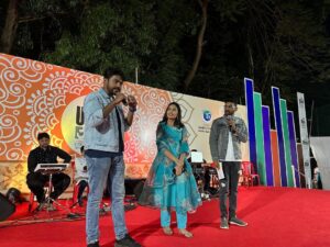 Shivani Rangole Instagram - डोंबिवली जिमखाना ‘उत्सव’ मध्ये झी मराठी आयोजित ‘उत्सव नात्यांचा’ कार्यक्रमात 
‘तुला शिकवीन चांगलाच धडा’ या आपल्या लाडक्या मालिकेतील शिवानी रांगोळे आणि ऋषिकेश शेलार आले डोबिंवलीकरांच्या भेटीला…!

#utsavnatyancha #zeemarathi #tulashikvinchangalachdhada #adhikshara