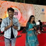 Shivani Rangole Instagram - डोंबिवली जिमखाना ‘उत्सव’ मध्ये झी मराठी आयोजित ‘उत्सव नात्यांचा’ कार्यक्रमात ‘तुला शिकवीन चांगलाच धडा’ या आपल्या लाडक्या मालिकेतील शिवानी रांगोळे आणि ऋषिकेश शेलार आले डोबिंवलीकरांच्या भेटीला…! #utsavnatyancha #zeemarathi #tulashikvinchangalachdhada #adhikshara