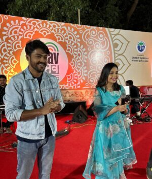 Shivani Rangole Instagram - डोंबिवली जिमखाना ‘उत्सव’ मध्ये झी मराठी आयोजित ‘उत्सव नात्यांचा’ कार्यक्रमात 
‘तुला शिकवीन चांगलाच धडा’ या आपल्या लाडक्या मालिकेतील शिवानी रांगोळे आणि ऋषिकेश शेलार आले डोबिंवलीकरांच्या भेटीला…!

#utsavnatyancha #zeemarathi #tulashikvinchangalachdhada #adhikshara
