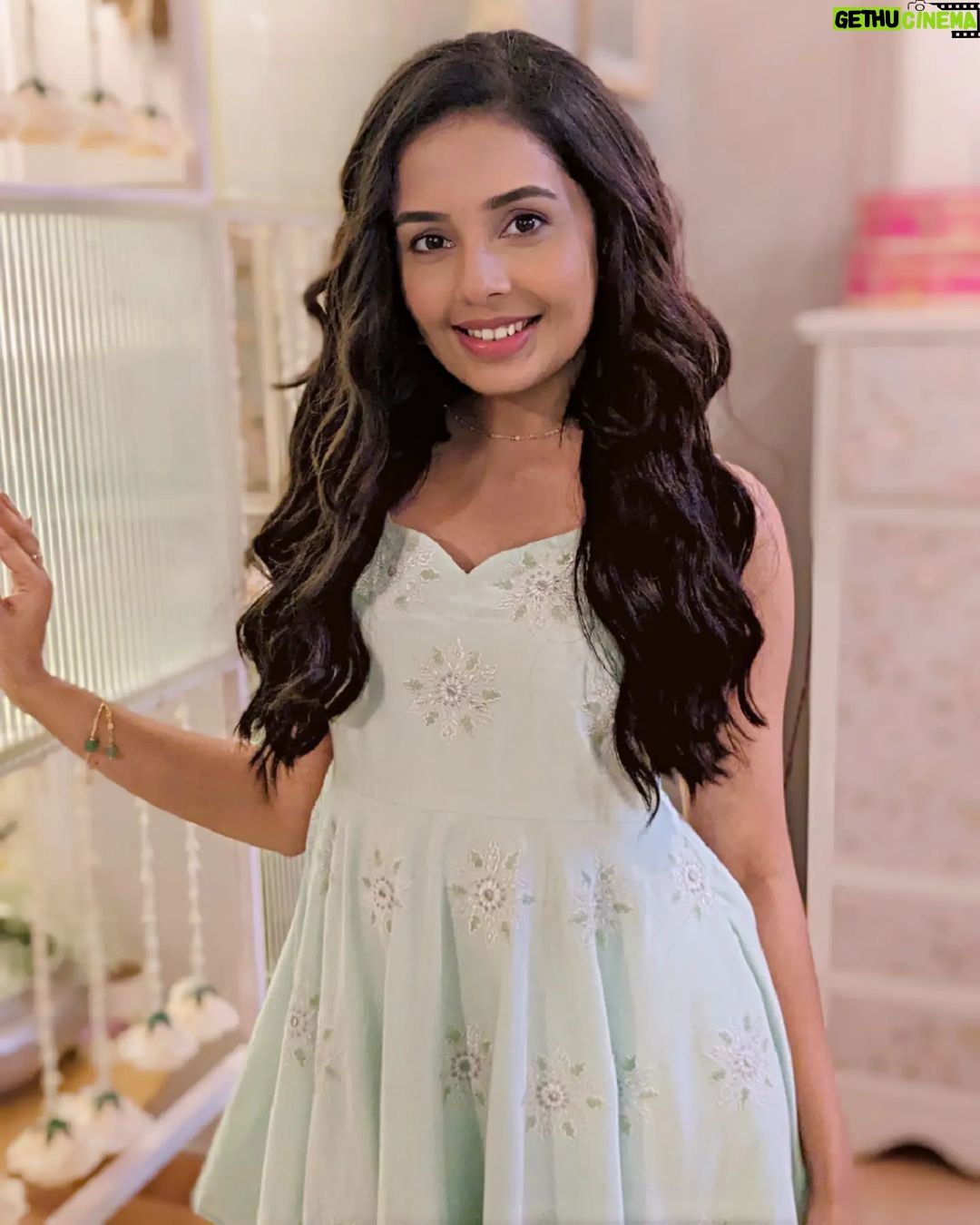 Shivani Rangole Instagram - May this Diwali bring joy,love and peace to you! 🌟❤️