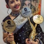 Shivani Rangole Instagram - लहानपणा पासून झी मराठीचे कार्यक्रम, त्यांचे सोहळे बघून वाटायचं की ह्या परिवाराचा मला भाग व्हायचंय. माझ्या करिअर ची सुरुवात झी मराठी च्या मालिकेतून २०१२ साली झाली आणि आज ' तुला शिकवीन चांगलाच धडा ' ह्या मालिकेसाठी मला ' सर्वोत्कृष्ट नायिका ' , ' लक्षवेधी चेहरा ' आणि ' सर्वोत्कृष्ट जोडी ' हे ३ पुरस्कार मिळाले! माझ्या अत्यंत लाडक्या टीम मुळे मी रोज उत्साहात काम करू शकते. हेवा वाटावा अशी टीम आणि मालिका मला मिळाली त्या बद्दल @sharmishtharaut @gchandrakant @kavitamedhekar @hrishishelar @tejas.desai.1044 @dineshghogale2709 @sonawaneshemant @manalikolekar7 ह्यांना खूप प्रेम! आणि @zeemarathiofficial चे मनापासून आभार! 🌸❤️❤️