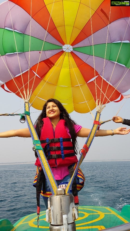 Shivani Sangita Instagram - Happiest Me ❤️❤️❤️❤️ Parasailing: I was longing for it since the first time I did it in class 4, so basically this was the 2nd time and I was sooooo happy........ All thanks to Sonapur Eco Retreat, @odishatourismofficial @odisha_ecoretreats & @dayaentertainment for this 🥰 #ecoretreat #glamping #Odisha #Sonepur #National #Park #actor #camping #luxury #lifestyle #OdishaTourism #OdishaByRoad #BestKeptSecret #DayaEntertainment #roadtrip
