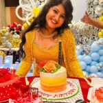 Shivani Sangita Instagram - Dil pe waar karte hain kya??? 🧡❤️