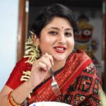 Shivani Sangita Instagram - Indulging in Milletlicious Delights! 🌾🍨 Actress @sivani_sangita explores a world of mouthwatering desserts and fast foods made from millets. What's her verdict? Let's join her on this delightful journey and find out together! Get ready to satisfy your sweet tooth while embracing a healthier twist. Stay tuned for a taste bud adventure! 😋✨ --- ସୁସ୍ୱାଦୁ ମିଲେଟ ଫାଷ୍ଟଫୁଡ଼! ଅଭିନେତ୍ରୀ ଶିବାନୀ ସଙ୍ଗୀତା ମିଲେଟରୁ ତିଆରି ପାଟି ସୁଆଦିଆ ଫାଷ୍ଟଫୁଡ଼ ବିଷୟରେ ସମସ୍ତଙ୍କୁ ଜଣାଇଛନ୍ତି | ଆସନ୍ତୁ ଜାଣିବା ତାଙ୍କର ରାୟ କ’ଣ? ଆସନ୍ତୁ ଏହି ଆନନ୍ଦଦାୟକ ଯାତ୍ରାରେ ତାଙ୍କ ସହିତ ଯୋଗଦେବା ଏବଂ ଏକତ୍ର ଜାଣିବା! ଏକ ସୁସ୍ଥ ମୋଡ଼କୁ ଆଲିଙ୍ଗନ କରିବା ସହ ଫାଷ୍ଟଫୁଡ଼ ଖାଇବାର ଇଚ୍ଛାକୁ ମଧ୍ୟ ପୁରଣ କରନ୍ତୁ | ମିଲେଟର ଅଜଣା କଥାକୁ ଜାଣିବା ପାଇଁ ଆମ ସହ ଯୋଡି ହୋଇ ରୁହନ୍ତୁ | @cmo_odisha @naveen_odisha @arvindpadhee @ranendrapratapswain @sivani_sangita @iym2023 @worldfoodprogramme @fao @missionshaktiodisha @ihmbhubaneswarofficial @rranetwork @faifa_official @krushibibhag #OdishaMilletsMission #NaveenPatnaik #CMOOdisha #ArvindPadhee #IYM2023 #SivaniSangita #MilletliciousDelights #SweetTreats #FoodieAdventure #Millets #Milletsfarm #Millets2023 #MilletSnacks #MilletsRecipe #MilletsForHealth #InternationalYearOfMillets #WorldFoodProgramme #India