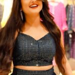 Shivani Sangita Instagram - Din ke thare, tate nai dekhile mor bhi mann nai bhare 🤭🙈