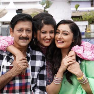 Shivani Sangita Instagram - Blessed to have such beautiful parents in Guddu Gangster ❤️😋 Oh No🫢🫣 apana mane Guddu Gangster jain hall re dekhileni na nahi ebe jaen? Watch it at your nearest theatres right now ❤️ 
Bhubaneshwar halls: Maharaja, Keshari, Swati, Cinepolis and Inox
Cuttack: Brundaban and Inox 
And do checkout nearest theatres in your city as well.
@sidhantmohapatra.official you’re a Gem and @namratathapaofficial you’re sweetheart ❤️ 
Isn’t this picture worth a million and should be framed ??🥰
@amaramuzik @anasmishproductionss @sailendra.samantaray @ashokpati_ap  @prittttam @asadnizamofficial @swarnaprasad_bubu @humane_sagar_official @antaraofficial @aseema_panda @swayammusic @kuldeep_pattanaik