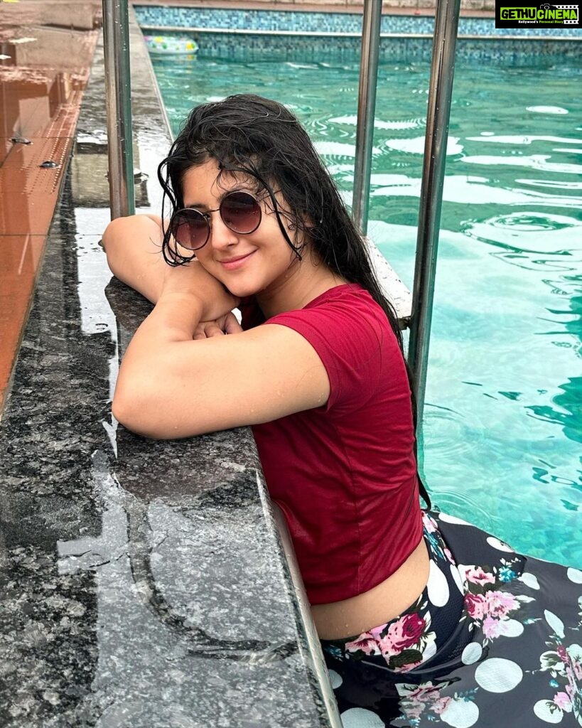 Shivani Sangita Instagram - Swimming cleanses my body 🍹 Gives peace to my mind 🕊️🌺 Calms my soul 🏊🏻‍♀️❤️🫧 What else do you need in this heat ☀️ One of my most fav things to do 🥰 Lonavala