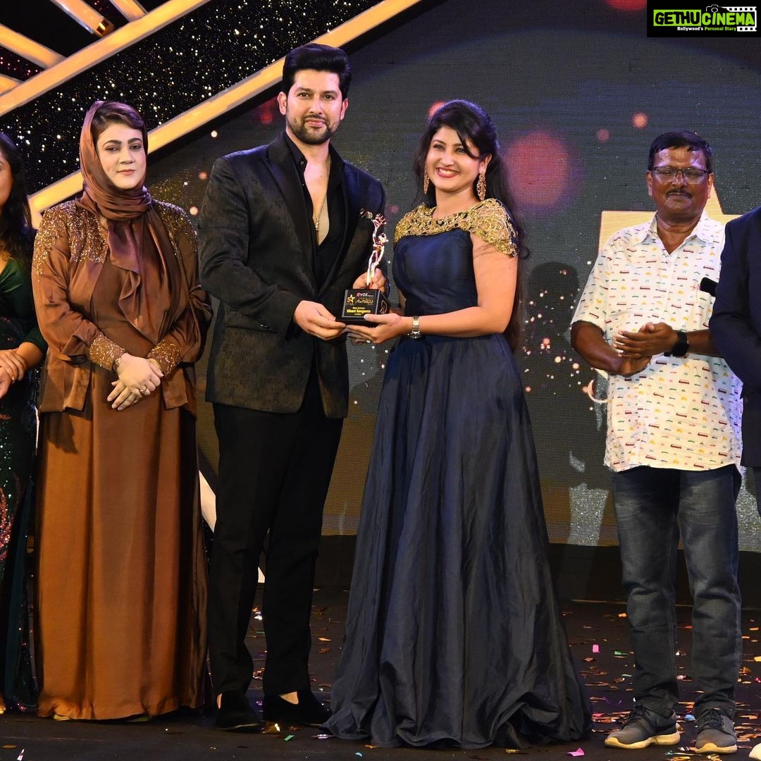 Shivani Sangita Instagram - Grateful for all the love and blessings 🌸 Best actress for Bidyarana 😇 A big thank you to the entire team and all the audience. Lots of Love….. Thank you @rameshbarikofficial @aftabshivdasani ….. Pc - @ollywoodreports