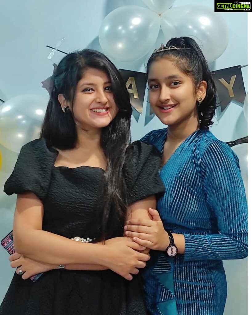 Shivani Sangita Instagram - That's my Baby Sister's Birthday ❤️😘😘