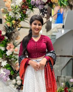 Shivani Sangita Instagram - 1 Million family😍❤️
We have grown so much since I have joined Instagram. I love you all and thank you for being such a vital part of my life, you all make me so full 🥰 Thank you would fall short, all of your love and support means a lot to me 😇🙏🏻
Me to each and everyone of my Instagram Family :- 
ଉଠୁ ଯେତେ ତୁମ୍ବି ତୋଫାନ, ରହିଥିବି ପାଖରେ ❤️

Wearing my favourite jewellery piece from @chandibhandarofficial