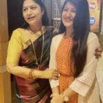 Shivani Sangita Instagram - ଶିଶୁ କଳାକାର ଭାବରେ ନିଜର ଅଭିନୟ ଯାତ୍ରା ଆରମ୍ଭ କରି ଓଡିଆ ଚଳଚ୍ଚିତ୍ର ଇଣ୍ଡଷ୍ଟ୍ରିର ଜଣେ ଅଗ୍ରଣୀ ହିରୋଇନ୍ ହେବା, ନିଶ୍ଚିତ ଭାବରେ ଅନ୍ୟ ମାନଙ୍କ ପାଇଁ ପ୍ରେରଣାଦାୟୀ । ଆଗାମୀ ଭବିଷ୍ୟତରେ ଆହୁରି ଅନେକ ସଫଳତା ମିଳୁ... ଭଗବାନ ଜଗନ୍ନାଥଙ୍କ ନିକଟରେ ପ୍ରାର୍ଥନା | @sivani_sangita Hrudayara Kichhi | Namita Agrawal | #NamitaAgrawal #OdiaSong #Reels #SidharthTV #SidharthGold #SidharthBhakti #SidharthMusic #sitaramagrawal #JayJagannathTV