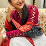 Shivani Sangita Instagram - Happy Dussehra to all of you 🥰🙏🏻 Tike time pain Nidra out of character and into Dhulia Janda🤭😅🙈 Malyagiri at your nearest theatres ✨ Jewellery @chandibhandarofficial @mohanty_babushaan @amlan0010 @sivani_sangita @suryamoyeemohapatra @rayelinasamantaray @raindroppicturesofficial @keevesentertainment @amaramuzik @tathya_production_official @niranjan_nayak_4040 @naveen60601 @rinku_rinu_jena_ @prp_dir @rudra_cinematographer @_gaurav_anand09 @editpintu @nabajyotipanda @sarojsen.rock @abhishektripathy1234 @biswanathpadhi @sambitjn_official @rinkuricky @somesh_music @i_abh1shek @amitnayak.8