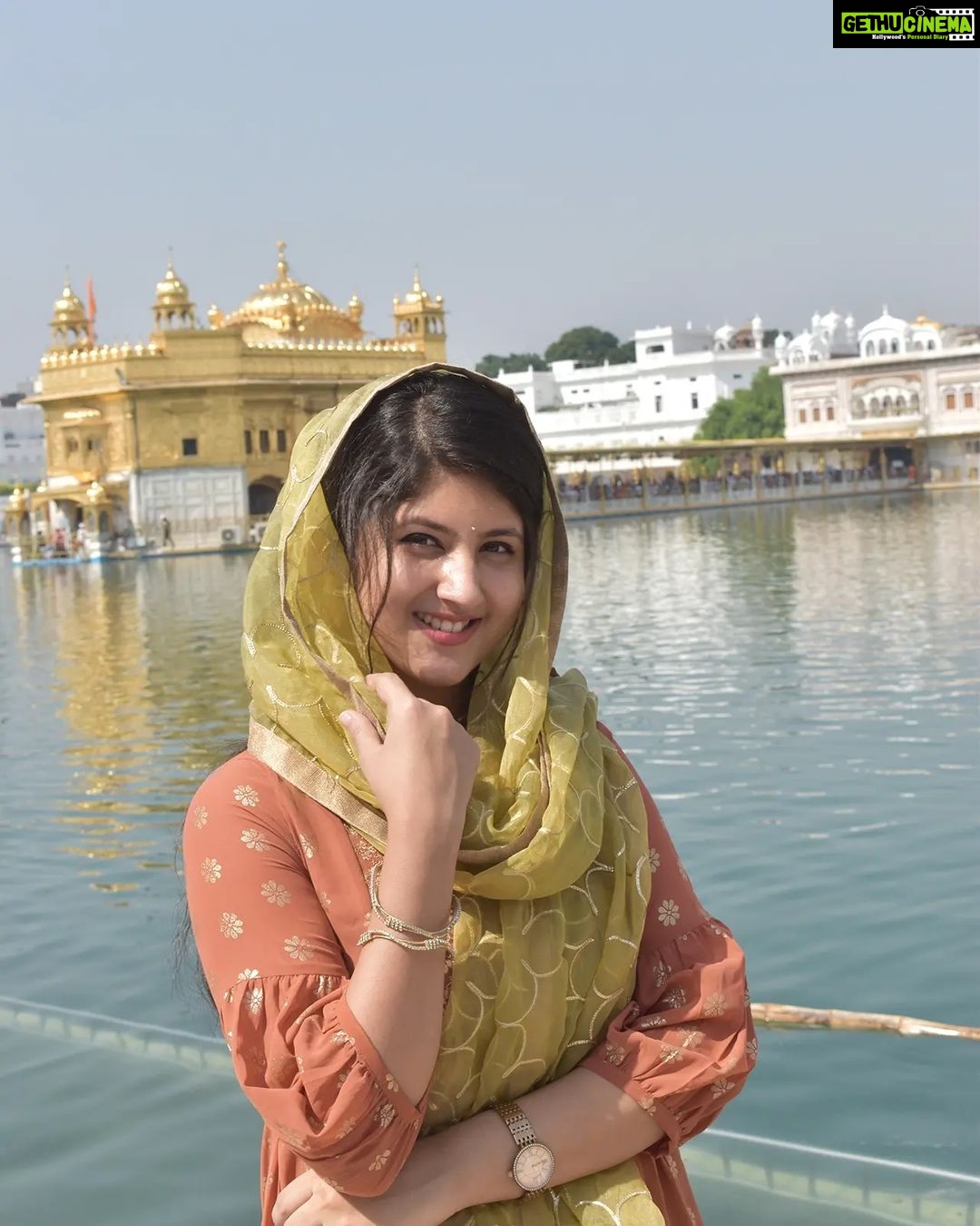 Shivani Sangita Instagram - Satnam Sri Waheguru 😇🙏🏻💛 . . Wanted to be here since long... Golden Temple