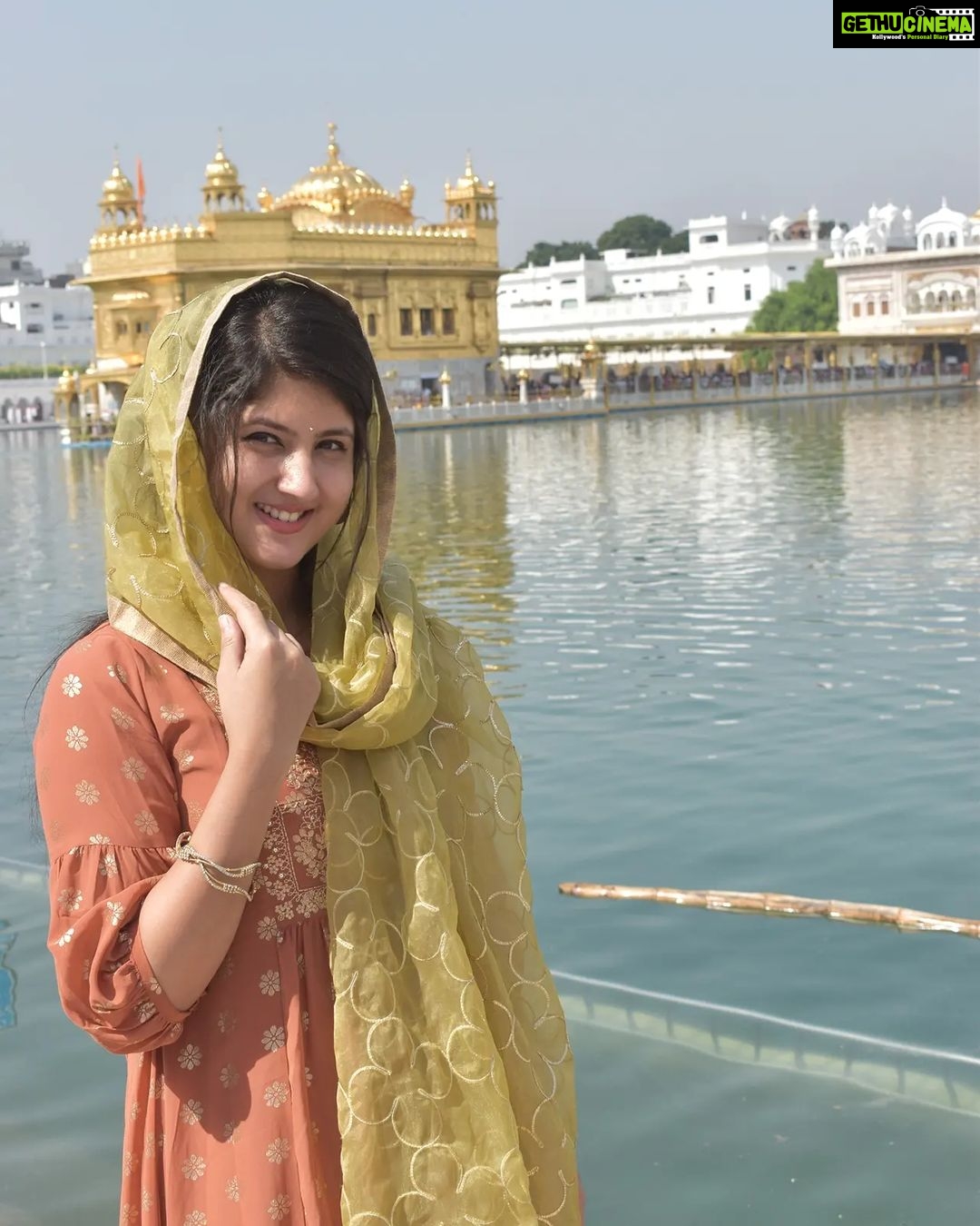 Shivani Sangita Instagram - Satnam Sri Waheguru 😇🙏🏻💛 . . Wanted to be here since long... Golden Temple