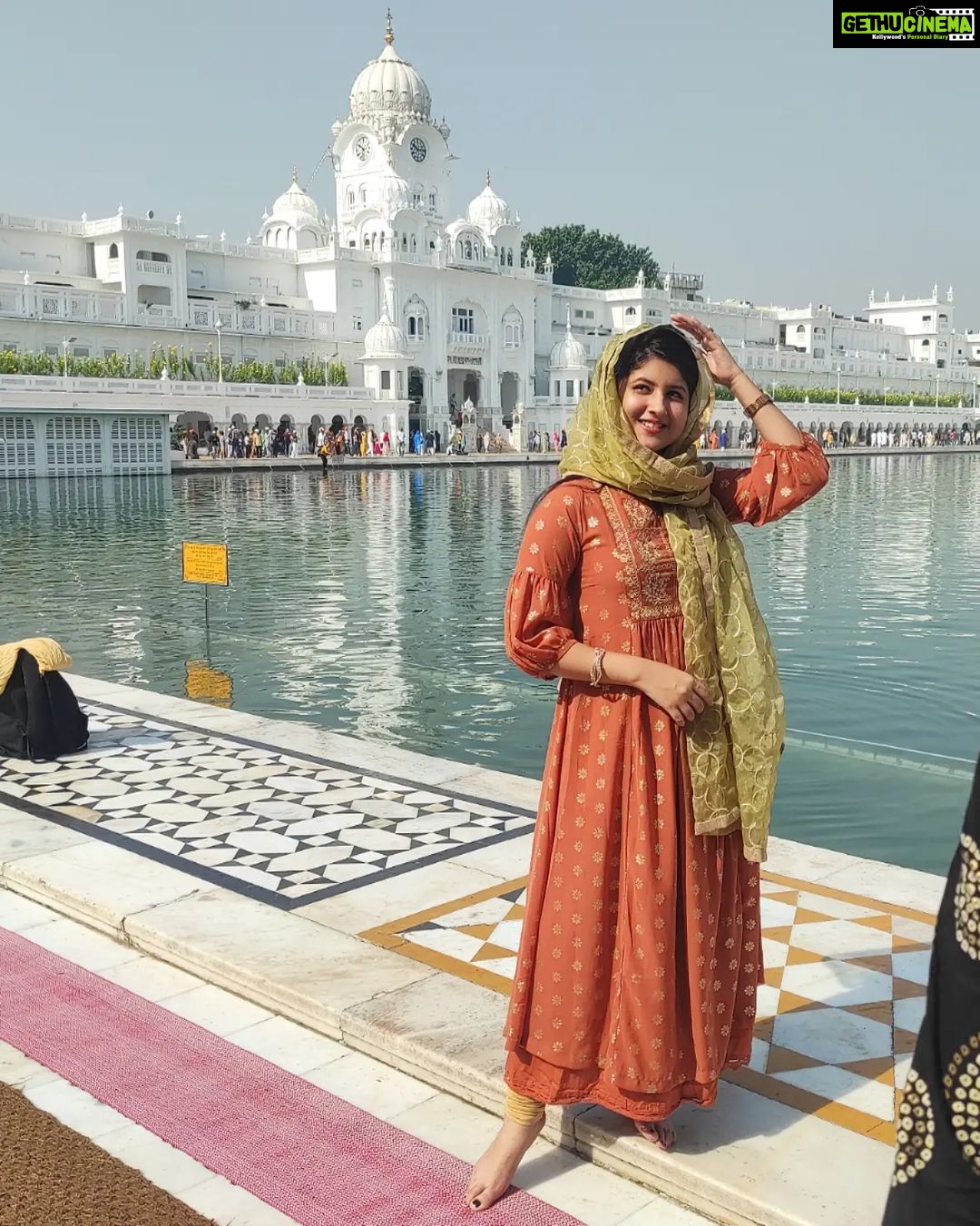 Shivani Sangita Instagram - Satnam Sri Waheguru 😇🙏🏻💛 . . Wanted to be here since long... Golden Temple
