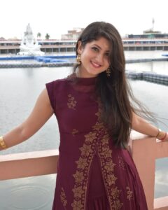 Shivani Sangita Instagram - Always and forever grateful to God for granting me with all the love and blessings 😇🙏🏻 and thanks to you all too for being with me always 🥰 Wanted to be here in Ramalingeshwar Park, in Berhampur, since long 😊 Ramalingeshwara Pond