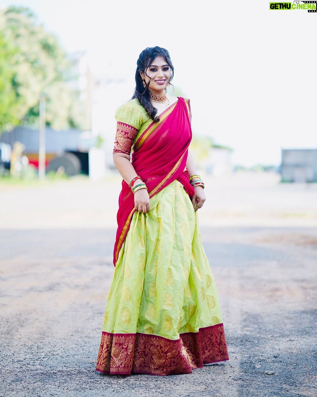 Shobanaa Uthaman Instagram - You know you love someone when you can't hate them for breaking your heart💯 Costume : @mokshe_rental_destination MUA : @twinkles_richa Photography: @gokul_krishnan_1010 . . . . . . . . . . . #chennai#ootd#kollywood#bollywood#pose#instadaily#instagood#instacool#model#modelling#saree#saree#tamilponnu#promoter#promotion#collaboration#vijaytv#vijaytvserial#vijaytelevision#vijaytvshow#muthazhagu EVP Film City