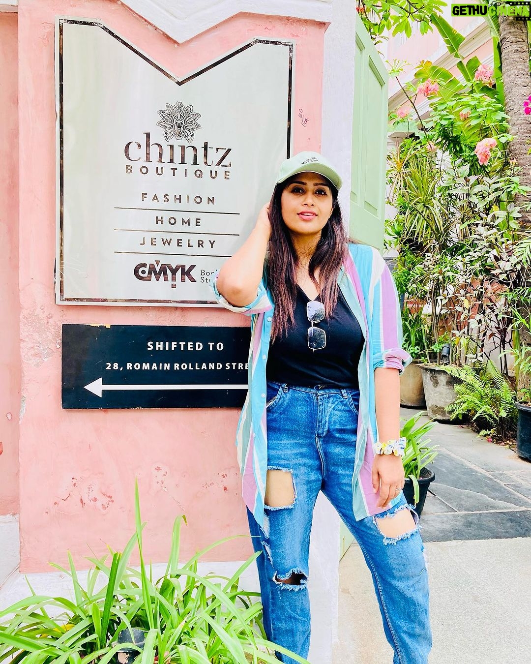 Shobanaa Uthaman Instagram - Shades of Pastel 🤍 . . . . . . . . . . . #chennai#ootd#kollywood#bollywood#pose#instadaily#instagood#instacool#model#modelling#saree#saree#tamilponnu#promoter#promotion#collaboration#vijaytv#vijaytvserial#vijaytelevision#vijaytvshow#muthazhagu#pondicherry#frenchcolony French Colony Pondicherry