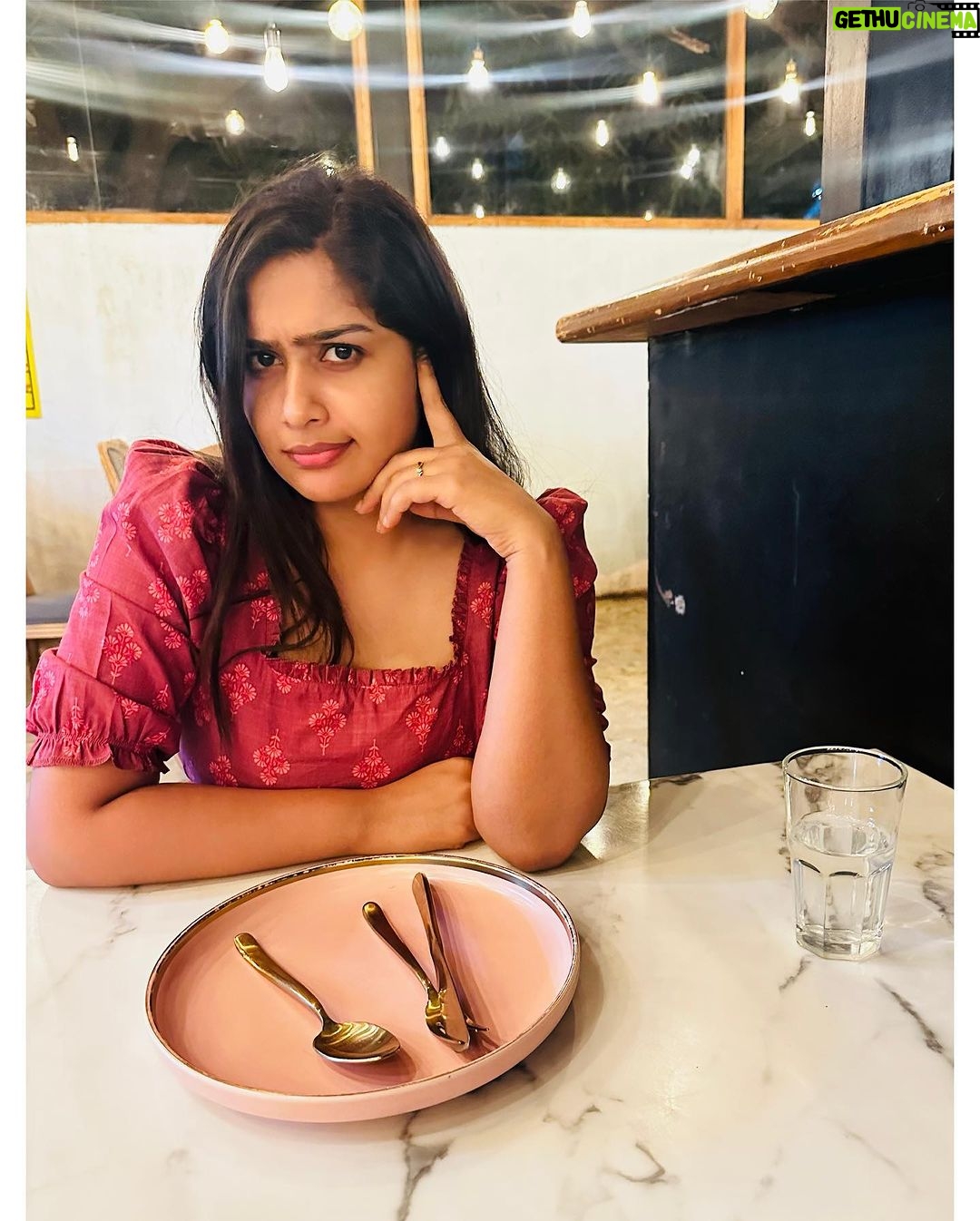 Shobanaa Uthaman Instagram - Everyday begins with expectations and ends with experiences 🙏🤞🏻 . . . . . . . . . . . #chennai#ootd#kollywood#bollywood#pose#instadaily#instagood#instacool#model#modelling#saree#saree#tamilponnu#promoter#promotion#collaboration#vijaytv#vijaytvserial#vijaytelevision#vijaytvshow#muthazhagu Fika Chennai