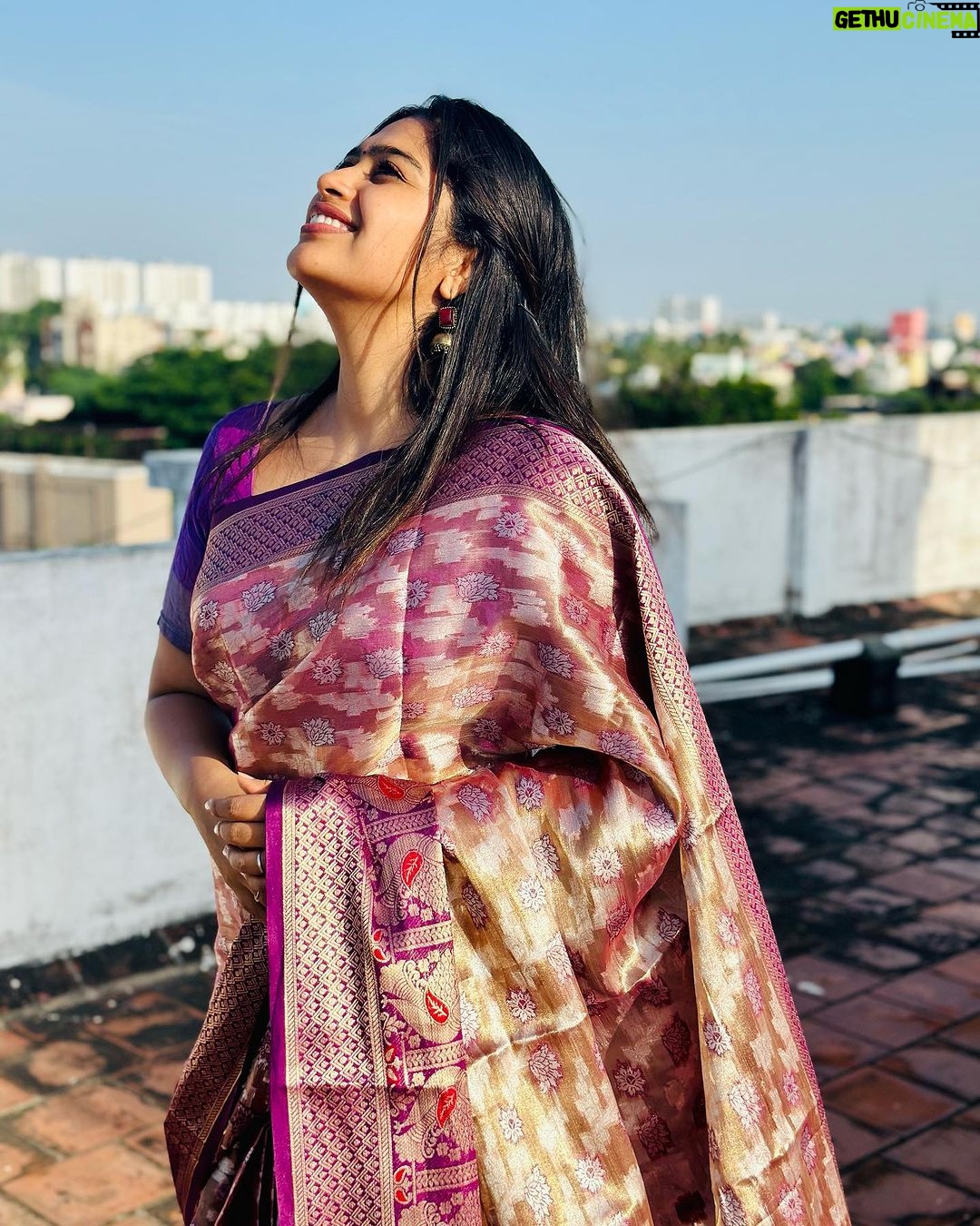 Shobanaa Uthaman Instagram - Teach your heart to lose attachment at anytime coz anyone can change at any moment ❤️🩹🥀 Ready to wear saree : @house_of_shrisha . . . . . . . . . . . #chennai#ootd#chennaifashion##chennaimodel#chennaiphotographer#kollywood#bollywood#chennaiblogger#pose#instadaily#instagood#instacool#okbye#model#chennaimodel#modelling#saree#saree#tamilponnu#promoter#promotion#collaboration#vijaytv#vijaytvserial#vijaytelevision#vijaytvshow#muthazhagu Chennai, India