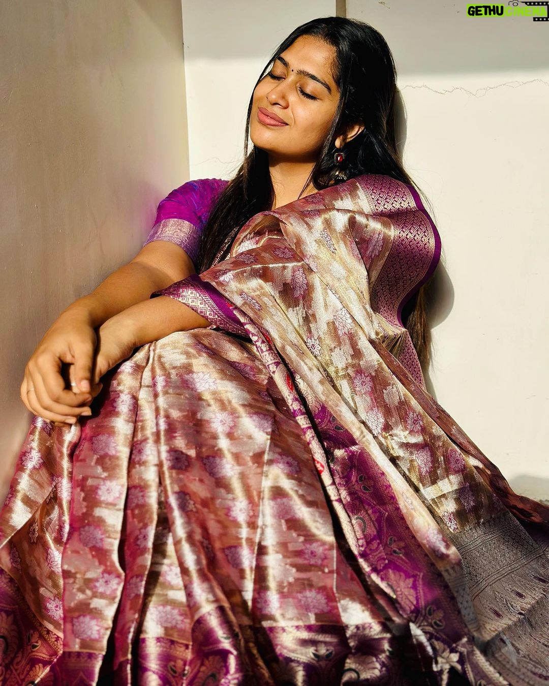 Shobanaa Uthaman Instagram - Teach your heart to lose attachment at anytime coz anyone can change at any moment ❤️🩹🥀 Ready to wear saree : @house_of_shrisha . . . . . . . . . . . #chennai#ootd#chennaifashion##chennaimodel#chennaiphotographer#kollywood#bollywood#chennaiblogger#pose#instadaily#instagood#instacool#okbye#model#chennaimodel#modelling#saree#saree#tamilponnu#promoter#promotion#collaboration#vijaytv#vijaytvserial#vijaytelevision#vijaytvshow#muthazhagu Chennai, India