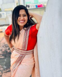 Shobanaa Uthaman Instagram - The biggest comeback is making yourself happy again❤️‍🩹💯 Ready to wear saree : @house_of_shrisha . . . . . . . . . . . #chennai#ootd#chennaifashion##chennaimodel#chennaiphotographer#kollywood#bollywood#chennaiblogger#pose#instadaily#instagood#instacool#okbye#model#chennaimodel#modelling#saree#saree#tamilponnu#promoter#promotion#collaboration#vijaytv#vijaytvserial#vijaytelevision#vijaytvshow#muthazhagu Chennai, India