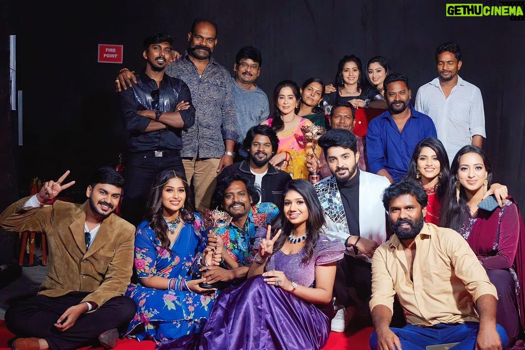 Shobanaa Uthaman Instagram - And Team Muthazhagu bagged 2 Vijay television awards- "Best Marumagal" and "Best serial Non-prime time"♥️🔥 . . . . . . . . . . . #chennai#ootd#chennaifashion##chennaimodel#chennaiphotographer#kollywood#bollywood#chennaiblogger#pose#instadaily#instagood#instacool#okbye#model#chennaimodel#modelling#saree#saree#tamilponnu#promoter#promotion#collaboration#vijaytv#vijaytvserial#vijaytelevision#vijaytvshow#muthazhagu#vijaytelevisionawards EVP Film City