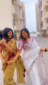 Shobanaa Uthaman Instagram - appo Kurukka indha Kowshik vandha 😂#blooper . . . . . . . . . . . . . . . . . #tamilreel#tamil#tamilreels#tamilsong#reeltoreel#reelvideo#reelsinstagram#reelsindia#reels#reel#reelslife#reelitfeelit#reellife#kollywood#instagood#instavideow#saree#sareelove#TamilPonnu#trending#tamilcomedy#vijaytv#vijaytvserial#vijaytelevision#vijaytvshow#muthazhagu