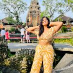 Shobanaa Uthaman Instagram - Saraswathi temple , Ubud 📍 . . . . . . . . . . . #chennai#ootd#bali#indonesia#fashionblogger#chennaimodel#vacation#kollywood#bollywood#chennaiblogger#saraswatitemple#potraitphotography#pose#instadaily#instagood#instacool#okbye#model#chennaimodel#modelling#saree#saree#tamilponnu#promoter#promotion#collaboration#vijaytv#vijaytvserial#vijaytelevision#vijaytvshow#muthazhagu Saraswati Temple