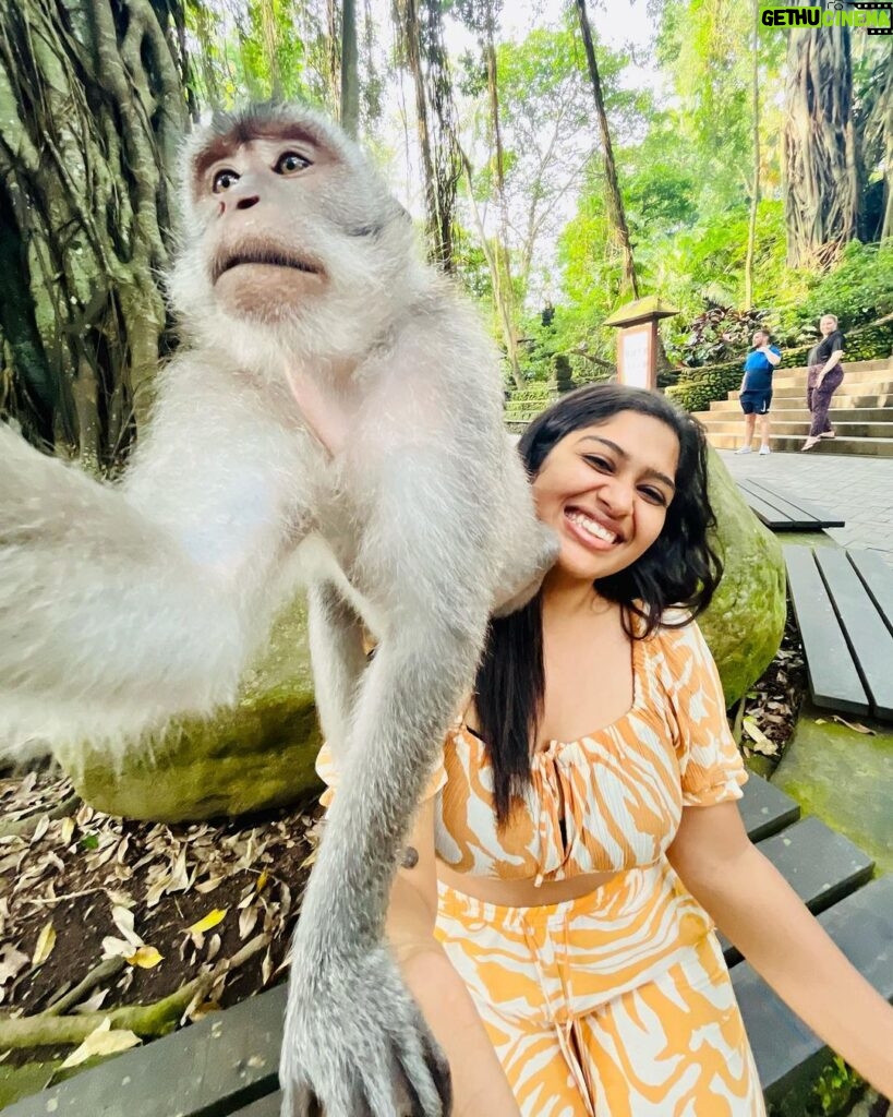 Shobanaa Uthaman Instagram - Monkey forest , Ubud 📍 #monkeyselfie . . . . . . . . . . . #chennai#ootd#chennaifashion#vacation#fashionblogger#chennaimodel#monkeyforest#kollywood#bollywood#chennaiblogger#bali#potraitphotography#pose#instadaily#instagood#instacool#okbye#model#chennaimodel#modelling#saree#saree#tamilponnu#indonesia#promotion#collaboration#vijaytv#vijaytvserial#vijaytelevision#vijaytvshow#muthazhagu Ubud Monkey Forest