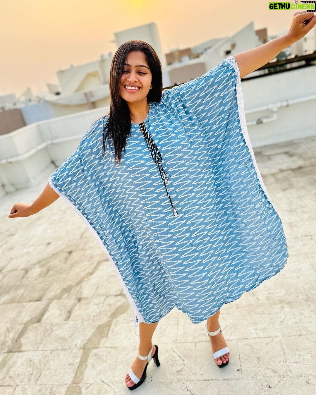 Shobanaa Uthaman Instagram - Parandhu sellava🕊️🤍 Dress : @athiran_trendz . . . . . . . . . . . #chennai#ootd#chennaifashion#chennaifashionblogger#fashionblogger#chennaimodel#chennaiphotographer#kollywood#bollywood#chennaiblogger#lightroom#potraitphotography#pose#instadaily#instagood#instacool#okbye#model#chennaimodel#modelling#saree#saree#tamilponnu#promoter#promotion#collaboration#vijaytv#vijaytvserial#vijaytelevision#vijaytvshow#muthazhagu Chennai, India