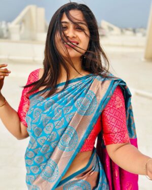 Shobanaa Uthaman Instagram - Pages turn, chapters pass, stories end but life still goes on🤞🏻✨

Saree : @dd_trendzs 
.
.
.
.
.
. 
.
.
.
.
.
#chennai#ootd#chennaifashion##chennaimodel#chennaiphotographer#kollywood#bollywood#chennaiblogger#pose#instadaily#instagood#instacool#okbye#model#chennaimodel#modelling#saree#saree#tamilponnu#promoter#promotion#collaboration#vijaytv#vijaytvserial#vijaytelevision#vijaytvshow#muthazhagu