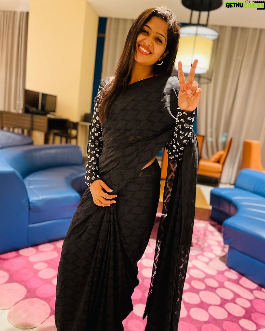 Shobanaa Uthaman Instagram - Sometimes you need to let things go🤞🏻🥀 . . . . . . . . . . . #chennai#ootd#chennaifashion##chennaimodel#chennaiphotographer#kollywood#bollywood#chennaiblogger#pose#instadaily#instagood#instacool#okbye#model#chennaimodel#modelling#saree#saree#tamilponnu#promoter#promotion#collaboration#vijaytv#vijaytvserial#vijaytelevision#vijaytvshow#muthazhagu Chennai, India