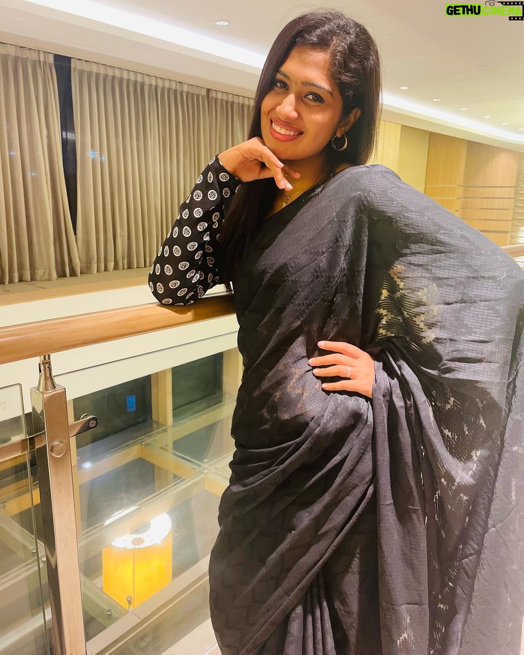 Shobanaa Uthaman Instagram - We are all fighting battles no one knows about š¤š» . . . . . . . . . . . #chennai#ootd#chennaifashion##chennaimodel#chennaiphotographer#kollywood#bollywood#chennaiblogger#pose#instadaily#instagood#instacool#okbye#model#chennaimodel#modelling#saree#saree#tamilponnu#promoter#promotion#collaboration#vijaytv#vijaytvserial#vijaytelevision#vijaytvshow#muthazhagu Chennai, India