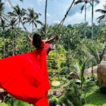 Shobanaa Uthaman Instagram – Bali without bali swing?! It was really dreamy ♥️✨ 
.
.
.
.
.
. 
.
.
.
.
.
#chennai#ootd#chennaifashion#chennaifashionblogger#fashionblogger#chennaimodel#chennaiphotographer#kollywood#bollywood#chennaiblogger#baliswing#potraitphotography#pose#instadaily#instagood#instacool#okbye#model#bali#modelling#saree#saree#tamilponnu#promoter#promotion#vacation#vijaytv#vijaytvserial#vijaytelevision#vijaytvshow#muthazhagu Tegallalang Rice Terraces