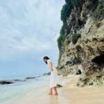 Shobanaa Uthaman Instagram - Suluban beach , Bali 📍 . . . . . . . . . . . #chennai#ootd#chennaifashionblogger#fashionblogger#chennaimodel#chennaiphotographer#kollywood#bollywood#chennaiblogger#potraitphotography#pose#instadaily#instagood#instacool#okbye#model#chennaimodel#modelling#saree#saree#tamilponnu#promoter#collaboration#vijaytv#vijaytvserial#vijaytelevision#vijaytvshow#muthazhagu#bali#baliindonesia#vacation Suluban Beach, Bali