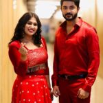 Shobanaa Uthaman Instagram - Fiery red twinning with my co-actor and friend @aashishchakravarthi ❤️‍🔥💯 . . . . . . . . . . . #chennai#ootd#kollywood#bollywood#pose#instadaily#instagood#instacool#model#modelling#saree#saree#tamilponnu#promoter#promotion#collaboration#vijaytv#vijaytvserial#vijaytelevision#vijaytvshow#muthazhagu EVP Film City
