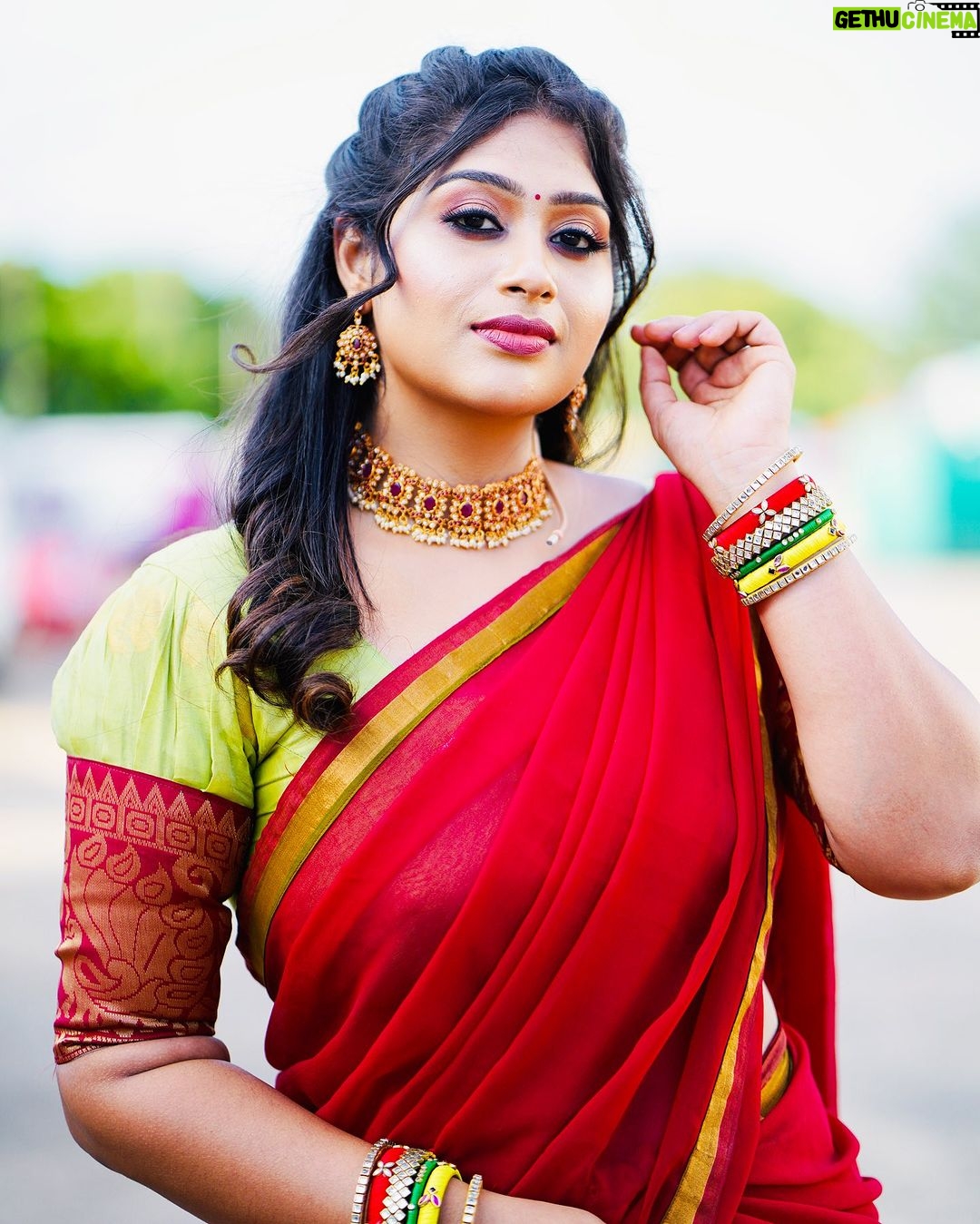 Shobanaa Uthaman Instagram - You know you love someone when you can't hate them for breaking your heart💯 Costume : @mokshe_rental_destination MUA : @twinkles_richa Photography: @gokul_krishnan_1010 . . . . . . . . . . . #chennai#ootd#kollywood#bollywood#pose#instadaily#instagood#instacool#model#modelling#saree#saree#tamilponnu#promoter#promotion#collaboration#vijaytv#vijaytvserial#vijaytelevision#vijaytvshow#muthazhagu EVP Film City