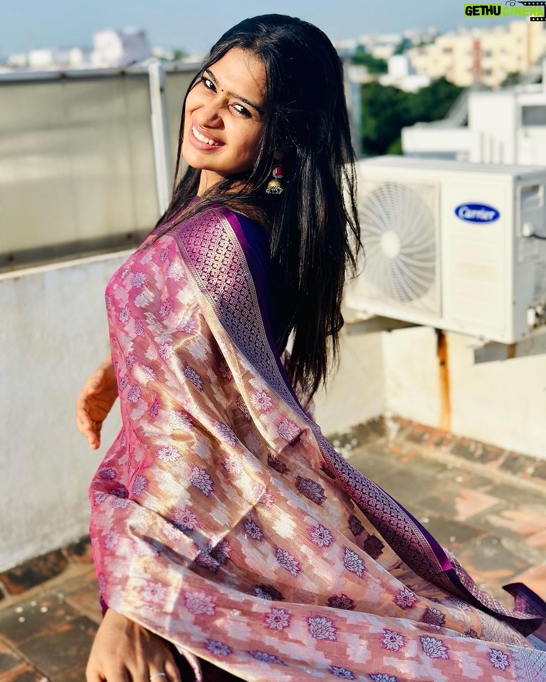 Shobanaa Uthaman Instagram - Teach your heart to lose attachment at anytime coz anyone can change at any moment ❤️🩹🥀 Ready to wear saree : @house_of_shrisha . . . . . . . . . . . #chennai#ootd#chennaifashion##chennaimodel#chennaiphotographer#kollywood#bollywood#chennaiblogger#pose#instadaily#instagood#instacool#okbye#model#chennaimodel#modelling#saree#saree#tamilponnu#promoter#promotion#collaboration#vijaytv#vijaytvserial#vijaytelevision#vijaytvshow#muthazhagu Chennai, India