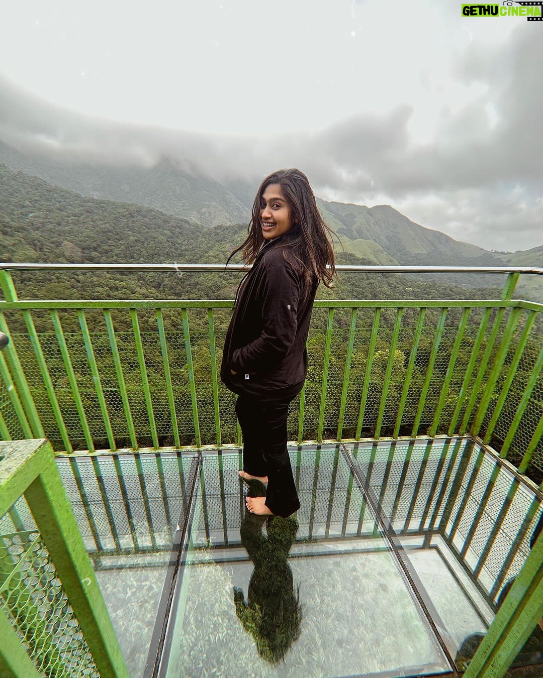 Shobanaa Uthaman Instagram - Travel because it makes me realise ...how much I haven't seen..how much I'm going to see and how much i still need to see ✨💯 . . . . . . . . . . . #chennai#ootd#kollywood#bollywood#pose#instadaily#instagood#instacool#model#modelling#saree#saree#tamilponnu#promoter#promotion#collaboration#vijaytv#vijaytvserial#vijaytelevision#vijaytvshow#muthazhagu#900kandi#glassbridge#wayanad 900 kandi glass bridge Wayanad India
