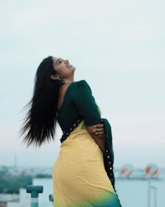 Shobanaa Uthaman Instagram - And when you heal....you will understand why you broke! . . . . . . . . . . . #chennai#ootd#kollywood#bollywood#pose#instadaily#instagood#instacool#model#modelling#saree#saree#tamilponnu#promoter#promotion#collaboration#vijaytv#vijaytvserial#vijaytelevision#vijaytvshow#muthazhagu Chennai, India